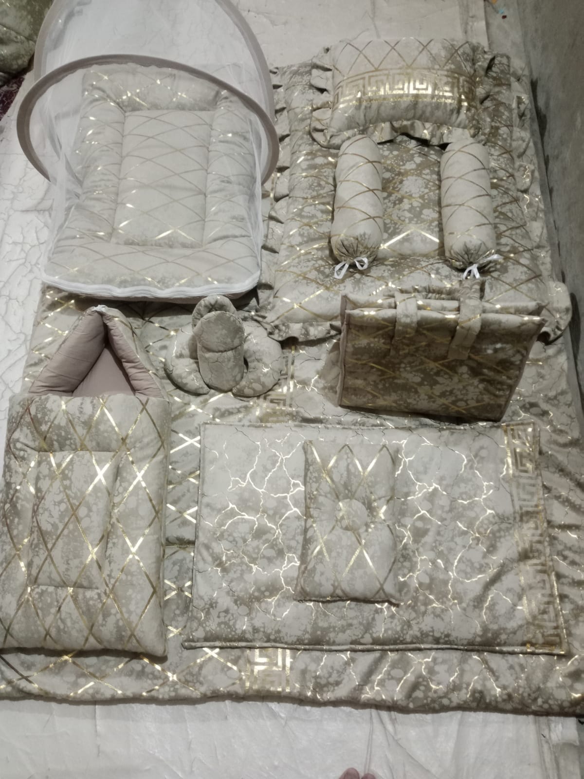 Luxury 12-Piece Velvet Baby Bedding Set with Mosquito Net & Travel Bag – Royal Design