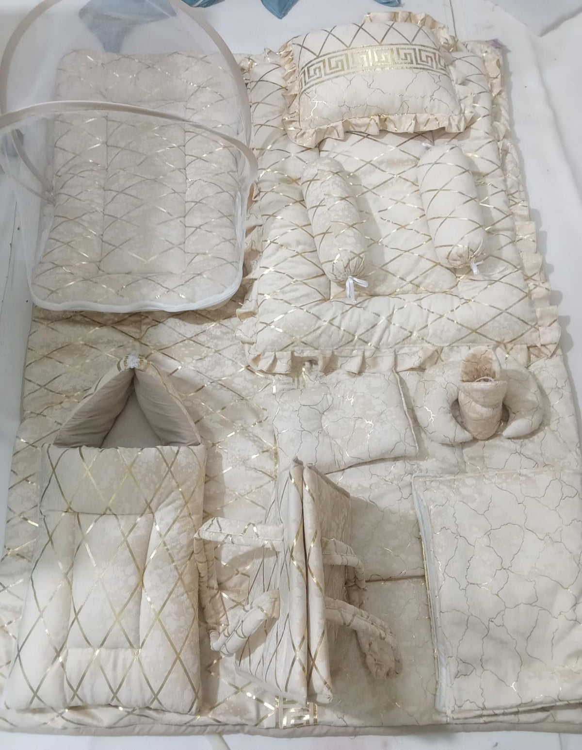 Luxury 12-Piece Velvet Baby Bedding Set with Mosquito Net & Travel Bag – Royal Design