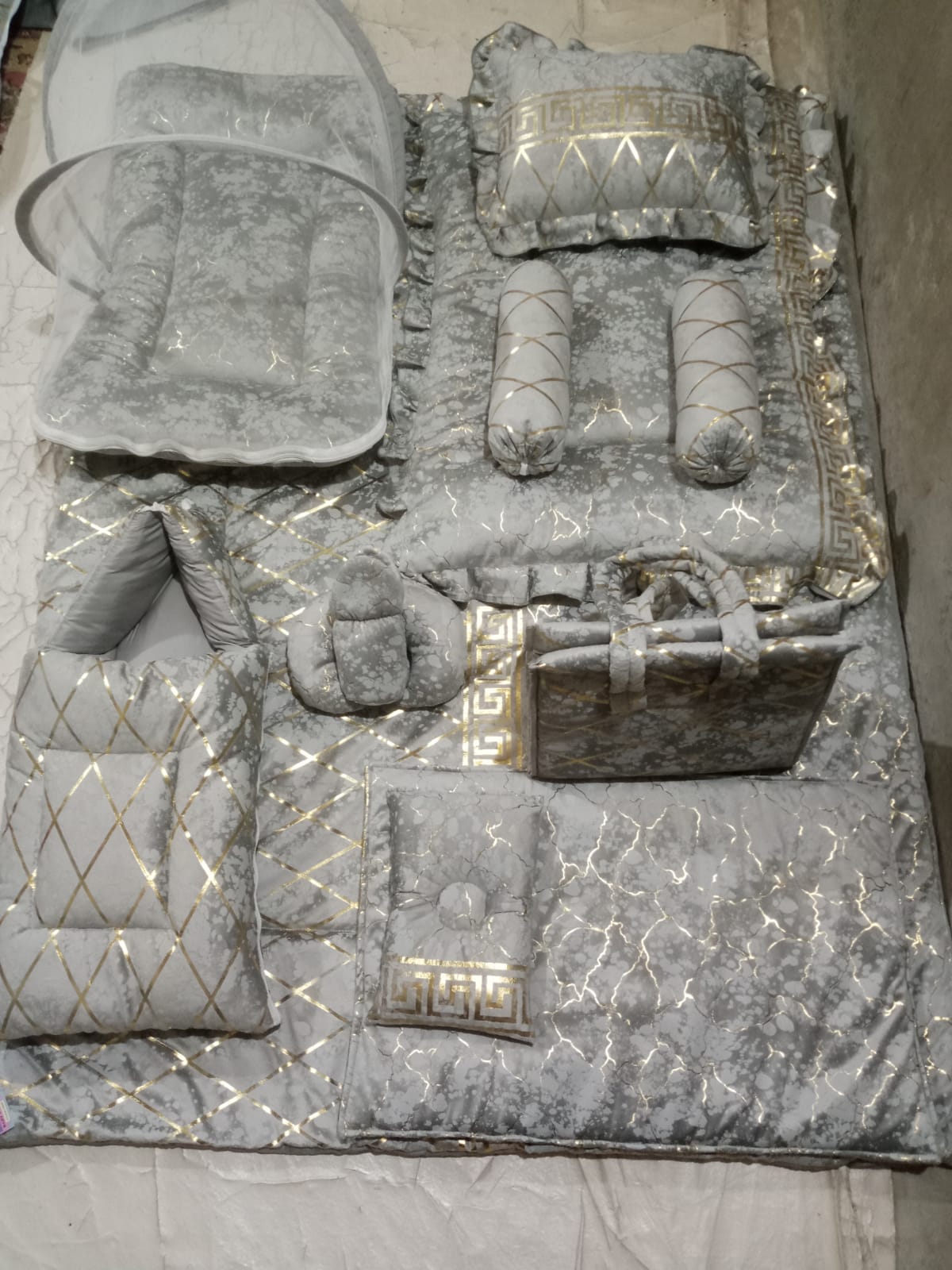 Luxury 12-Piece Velvet Baby Bedding Set with Mosquito Net & Travel Bag – Royal Design