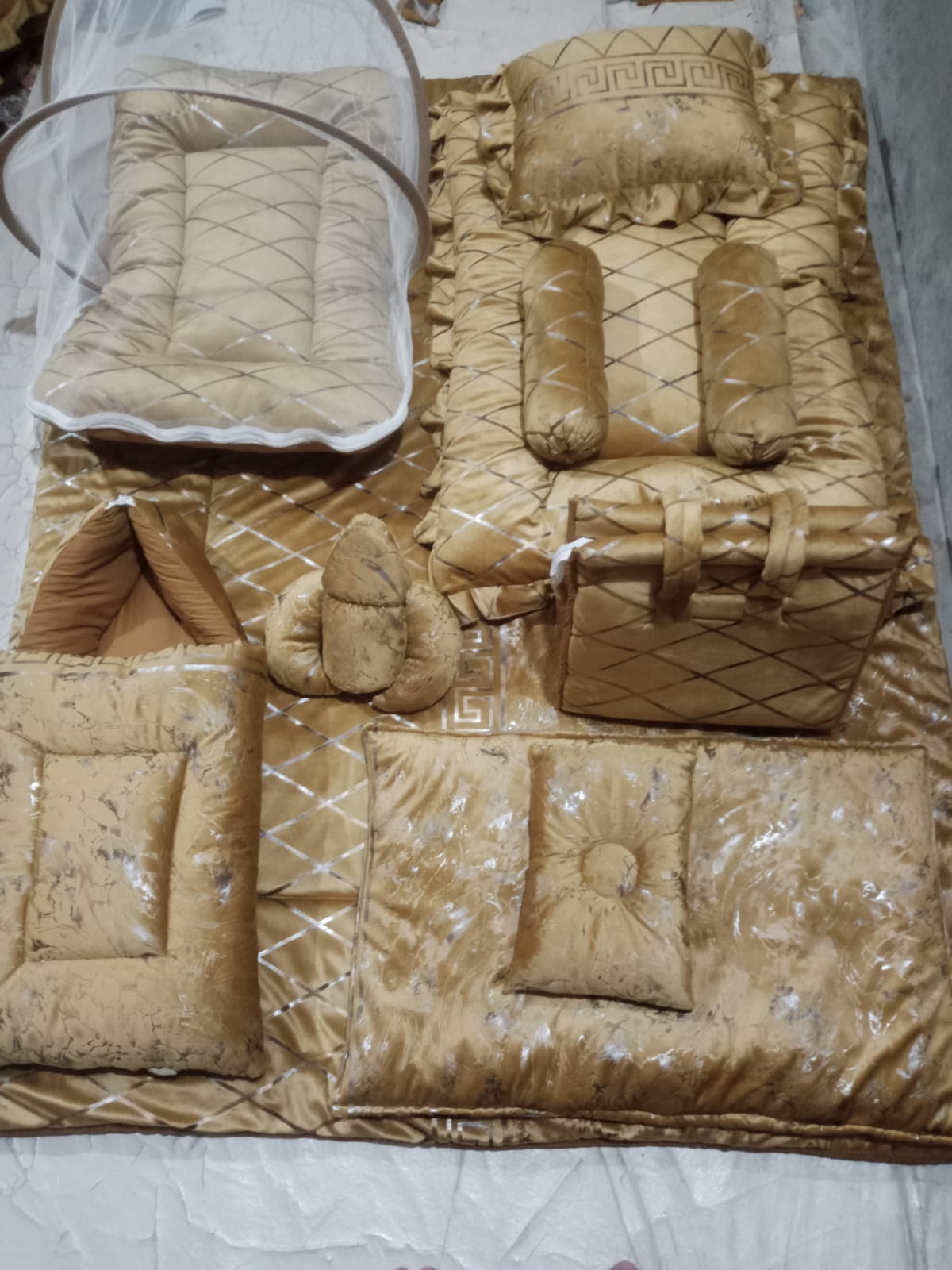 Luxury 12-Piece Velvet Baby Bedding Set with Mosquito Net & Travel Bag – Royal Design