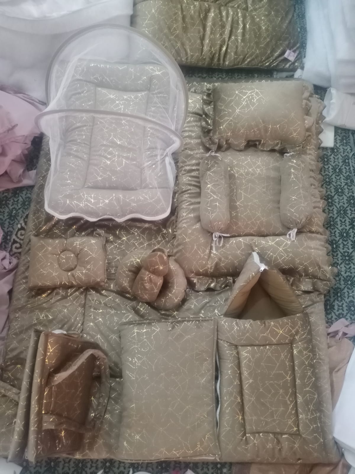 Luxury 12-Piece Velvet Baby Bedding Set with Mosquito Net & Travel Bag – Royal Design
