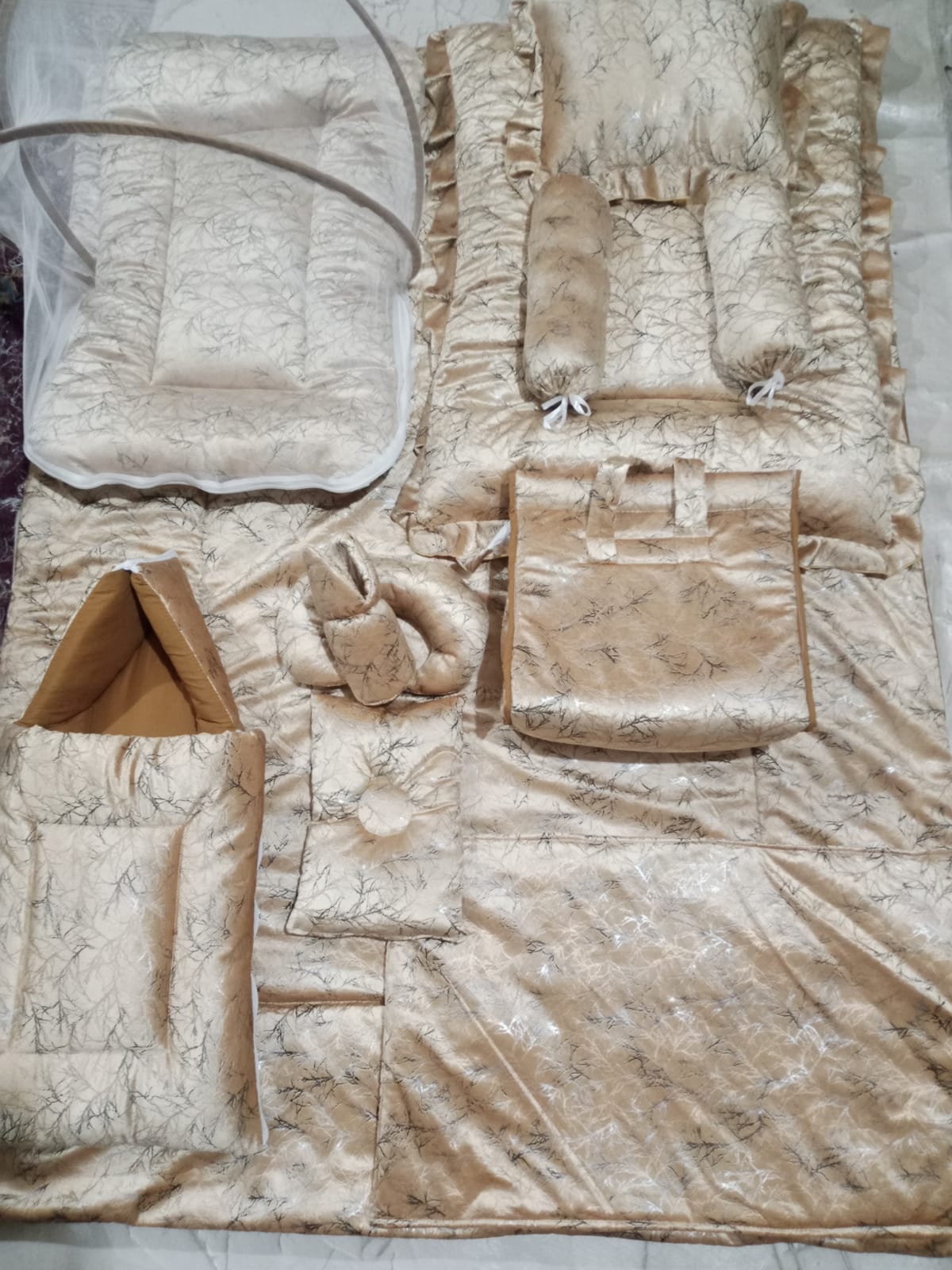 Luxury 12-Piece Velvet Baby Bedding Set with Mosquito Net & Travel Bag – Royal Design