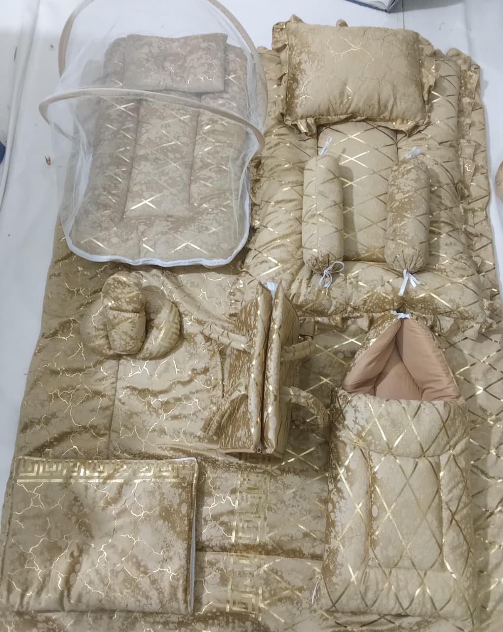 Luxury 12-Piece Velvet Baby Bedding Set with Mosquito Net & Travel Bag – Royal Design