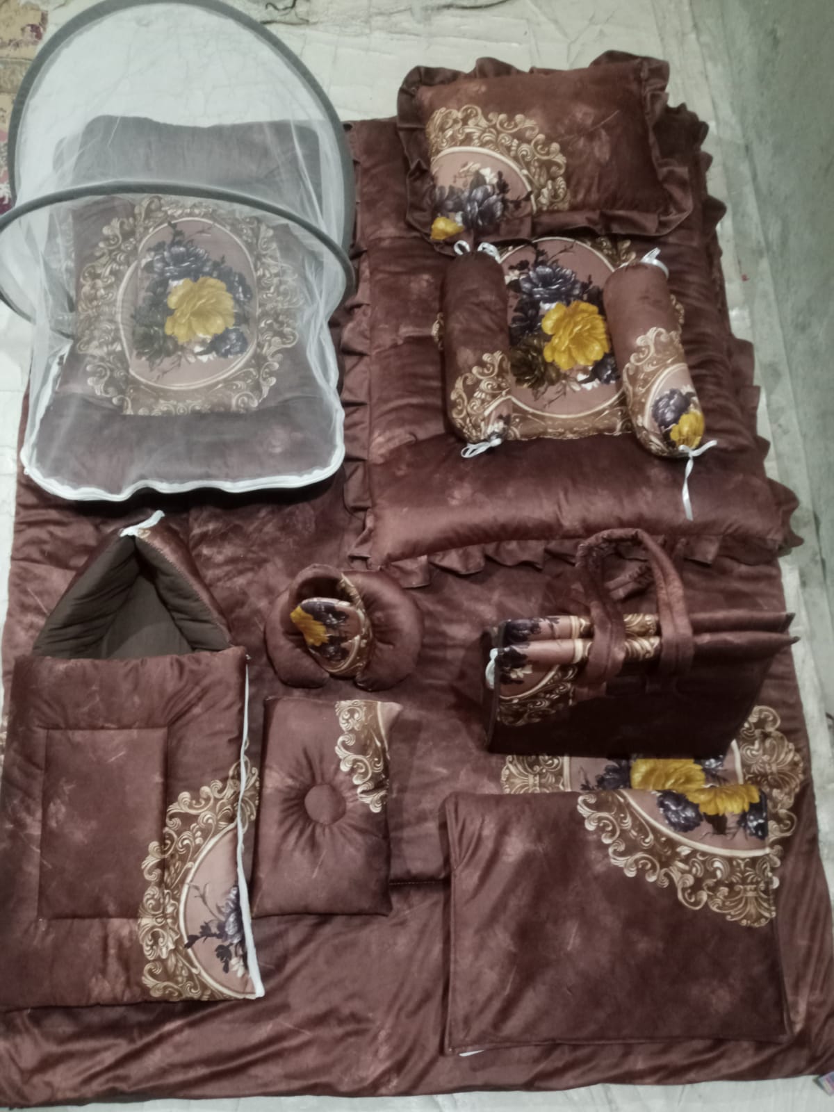 Luxury 12-Piece Velvet Baby Bedding Set with Mosquito Net & Travel Bag – Royal Design
